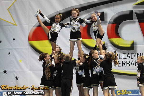 ../Images/Dynasty Cheerleader PW_010.jpg